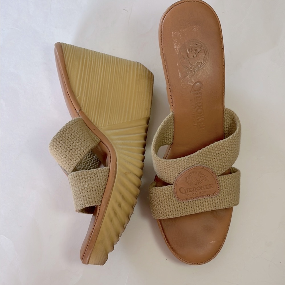 VTG 80’s Cherokee platform wedge sandals beige canvas 2 straps leather logo sz 8